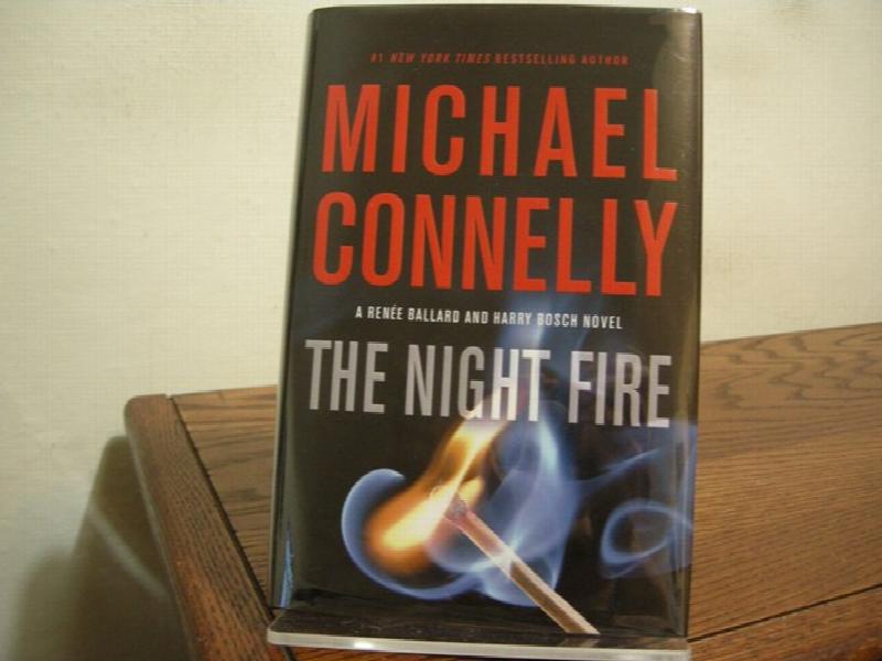 Michael Connelly - The Night Fire (Paperback)